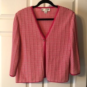 💕 Beautiful St. John cardigan 💕